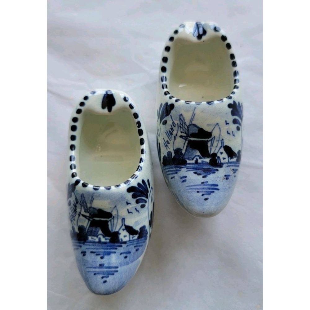 Delfts Hand Painted Miniature Ceramic Shoes Blue White Dutch Netherlands Ashtray